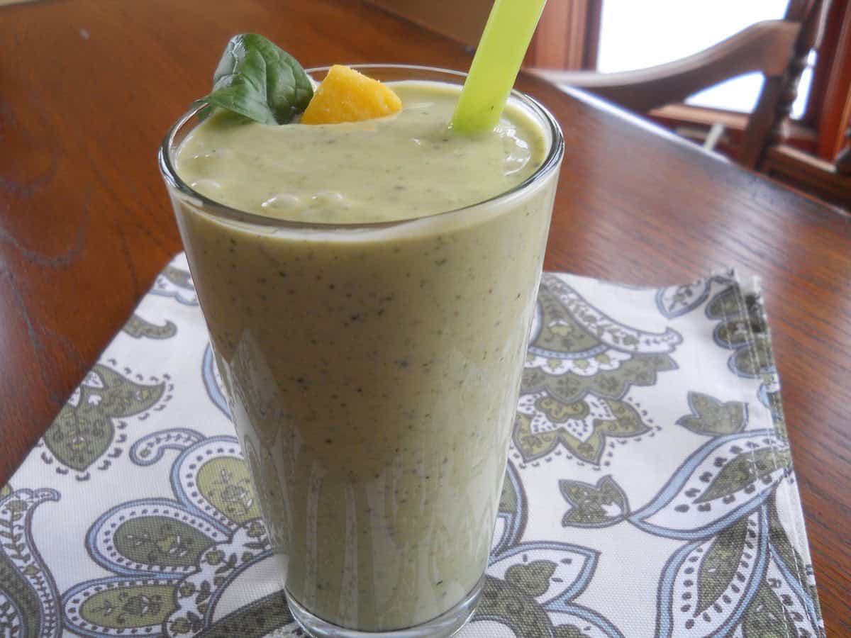 Yo-Mango Kale Smoothie