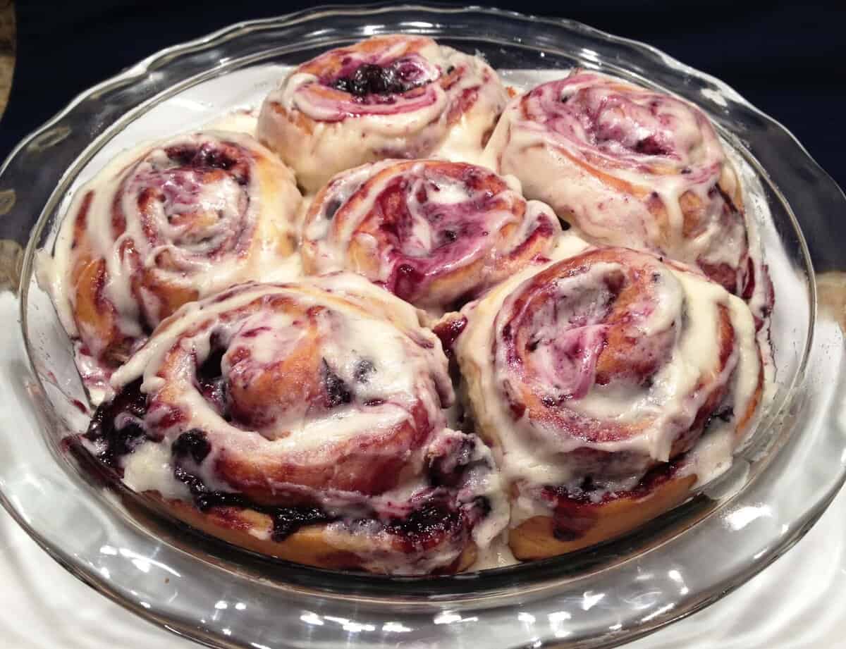 Cinnamon Blueberry Breakfast Buns