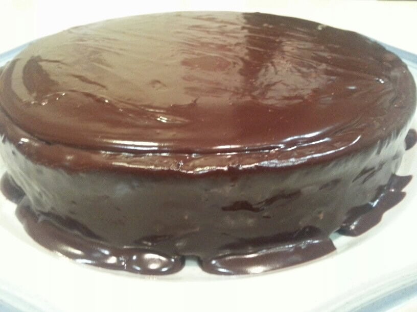 flourless chocolate strawberry cake