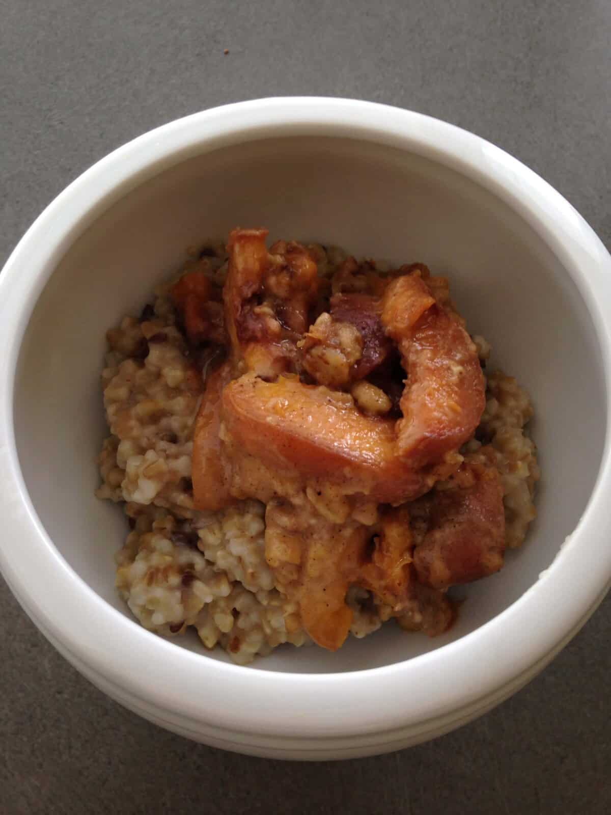 peach cobbler oatmeal