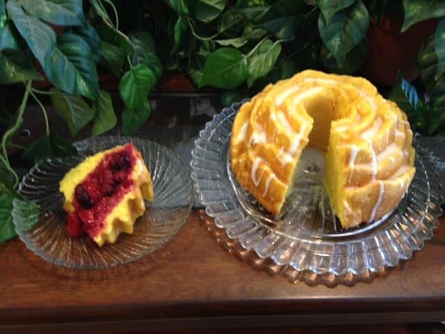 Very Lemon Berry Cake