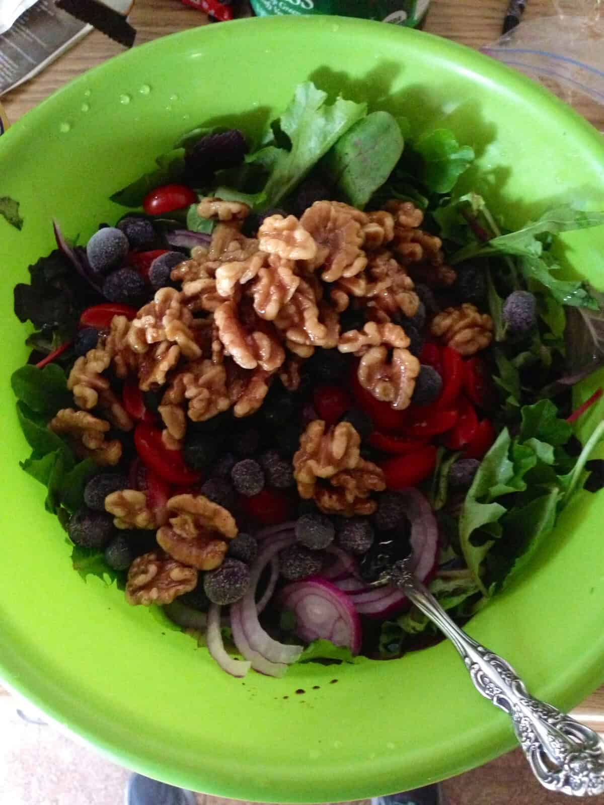 Green Salad with Walnuts